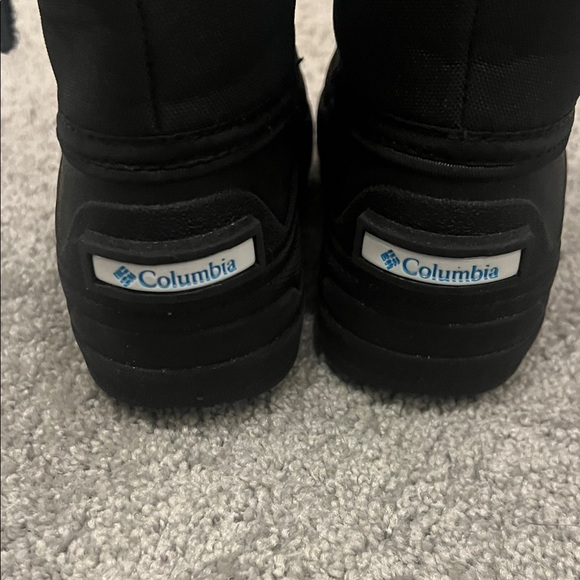 Columbia Waterproof Black and Gray Snow Boots - Picture 6 of 9